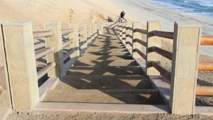 Nationaal Park Paracas - trap voor afdaling naar het strand